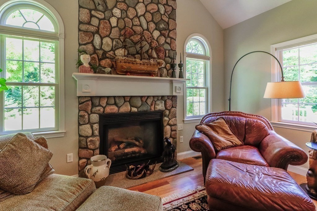 38 Lakeview Road Foxboro, MA 02035 - Photo 8 of 33 Gallery Image 8