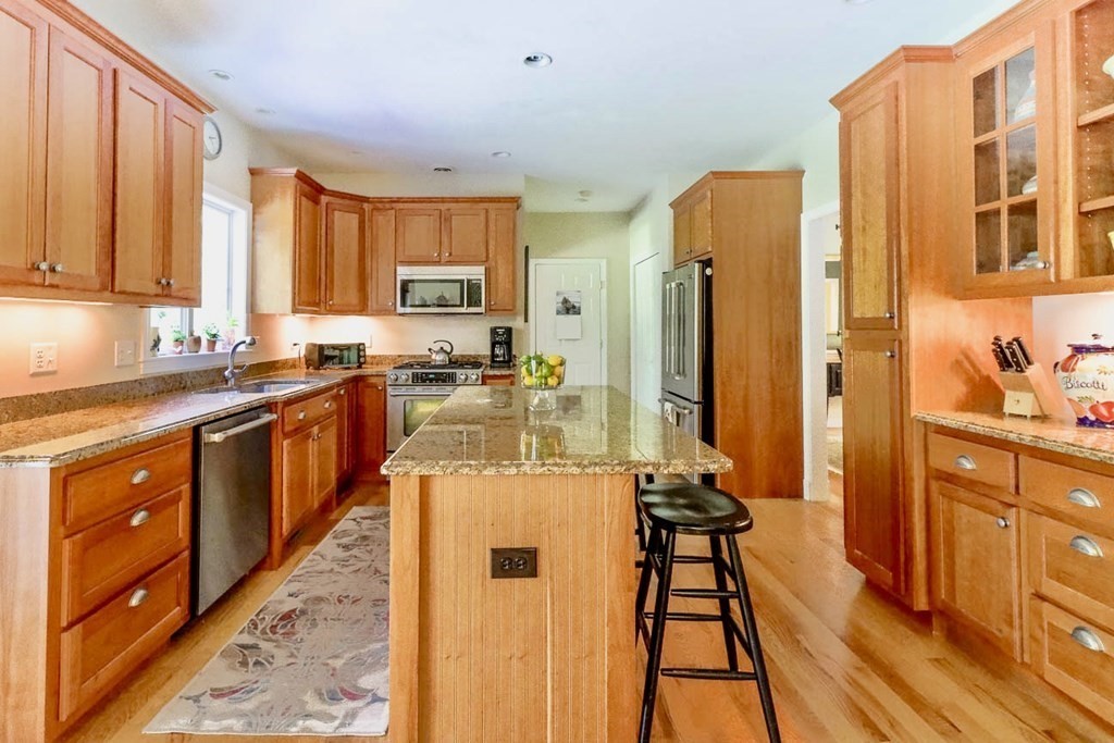 38 Lakeview Road Foxboro, MA 02035 - Photo 10 of 33 Gallery Image 10