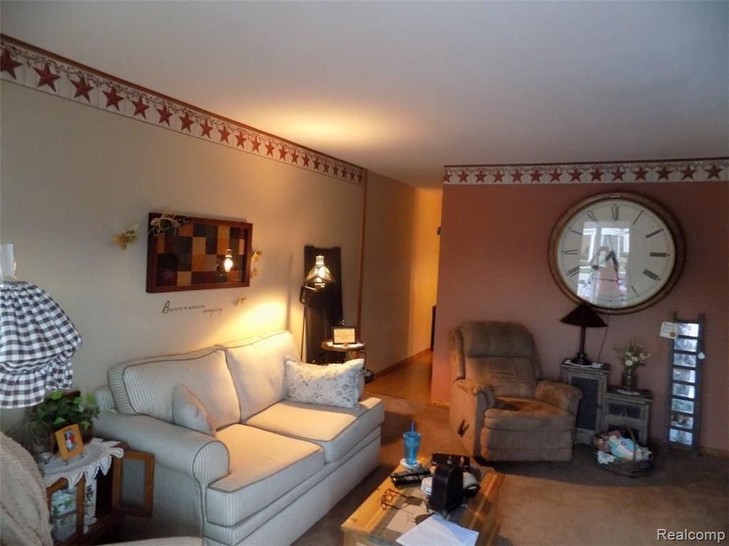 17725 Rudgate Street Southgate, MI 48195 - Photo 2 of 20