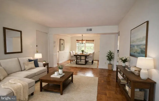 $2,025 | 6612 10th Street, Unit B2, Alexandria, VA 22307