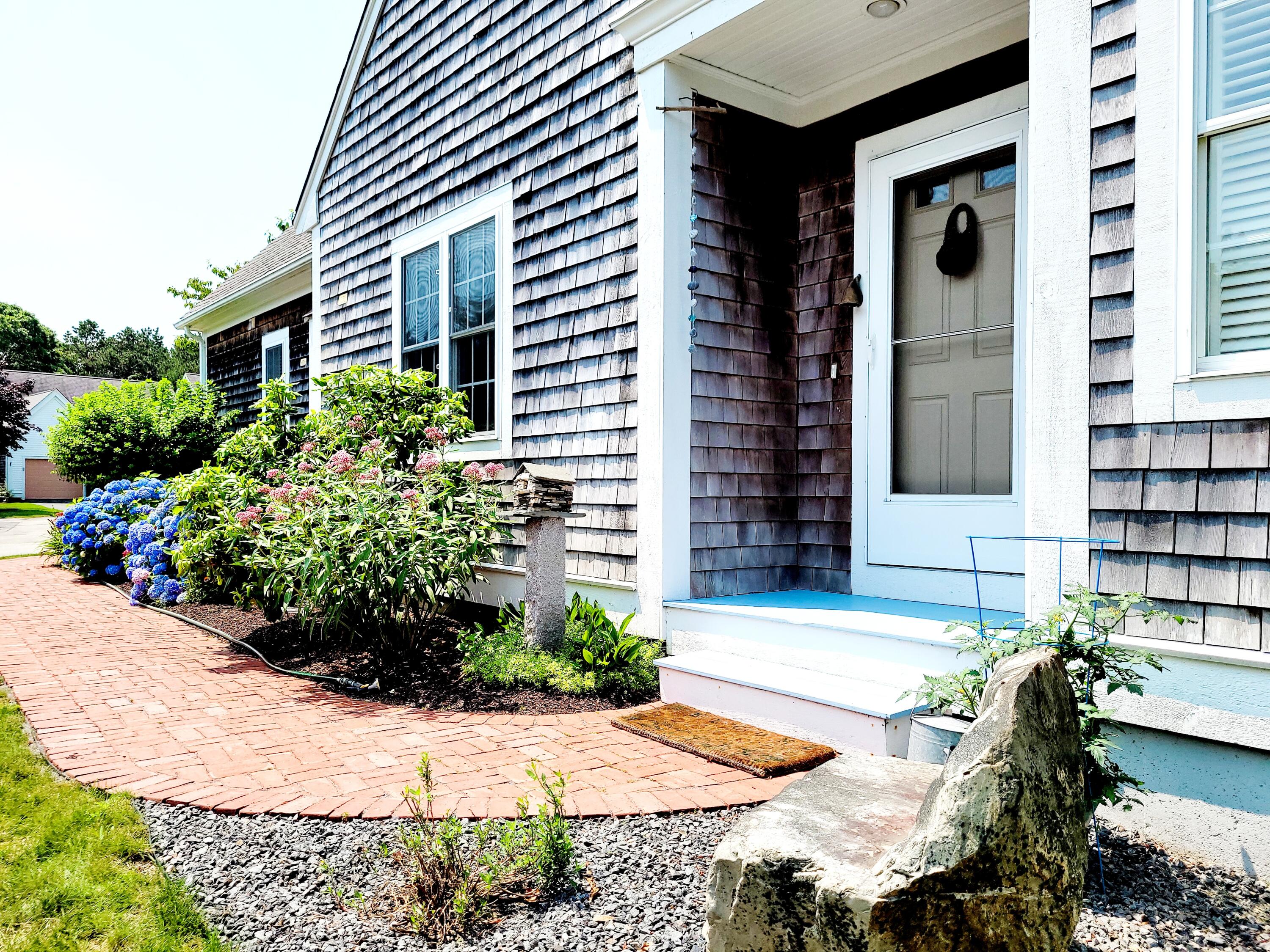 11 Stratford Ridge Mashpee, MA 02649 - Photo 6 of 51 20210716_115948_01