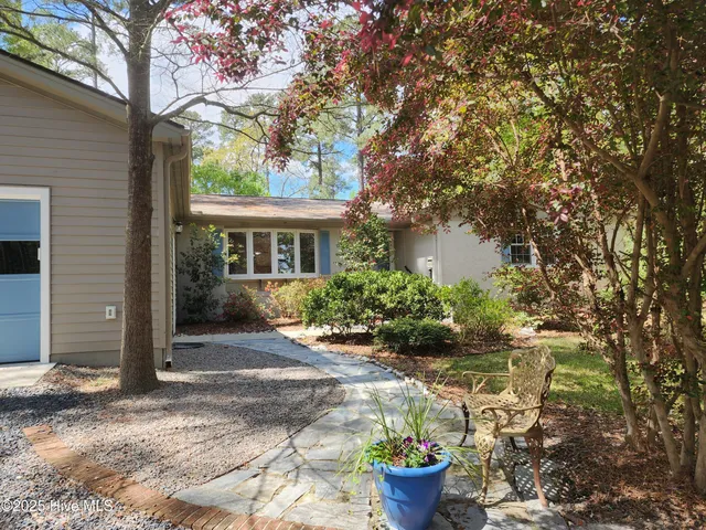 $2,350 | 107 South Lakeshore Drive, Whispering Pines, NC 28327