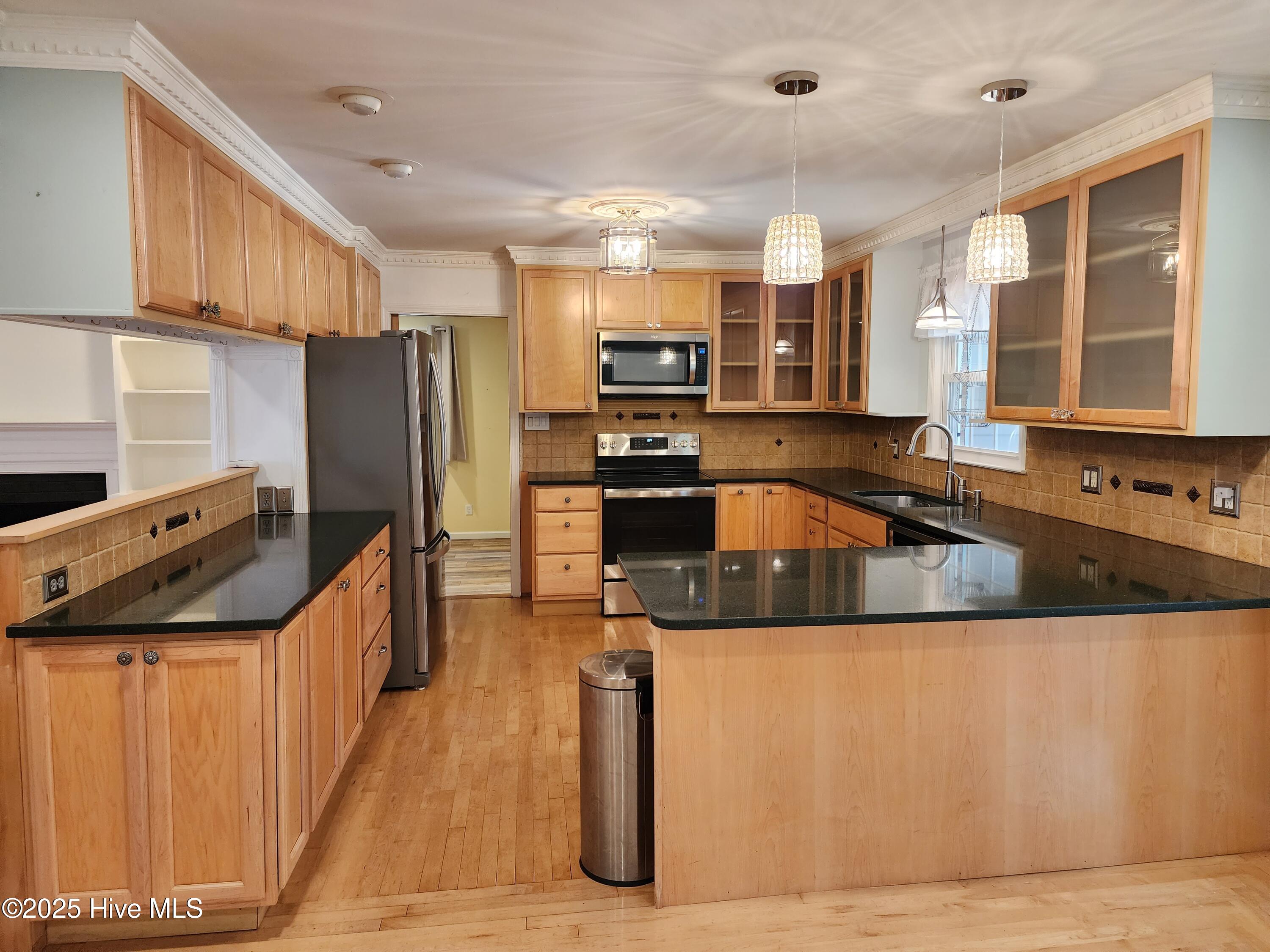 107 South Lakeshore Drive Whispering Pines, NC 28327 - Photo 9 of 32 kitchen-107