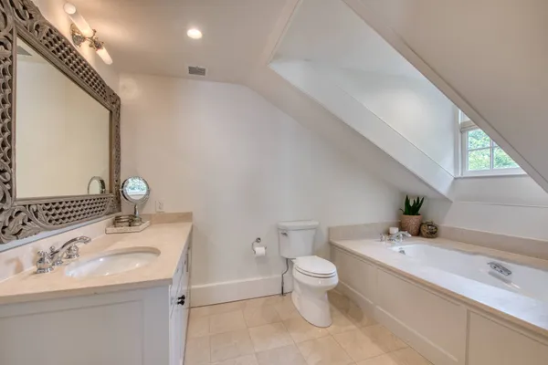 $7,600,000 | 9 Suffolk Street, Sag Harbor Village, NY 11963