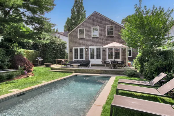 $7,600,000 | 9 Suffolk Street, Sag Harbor Village, NY 11963