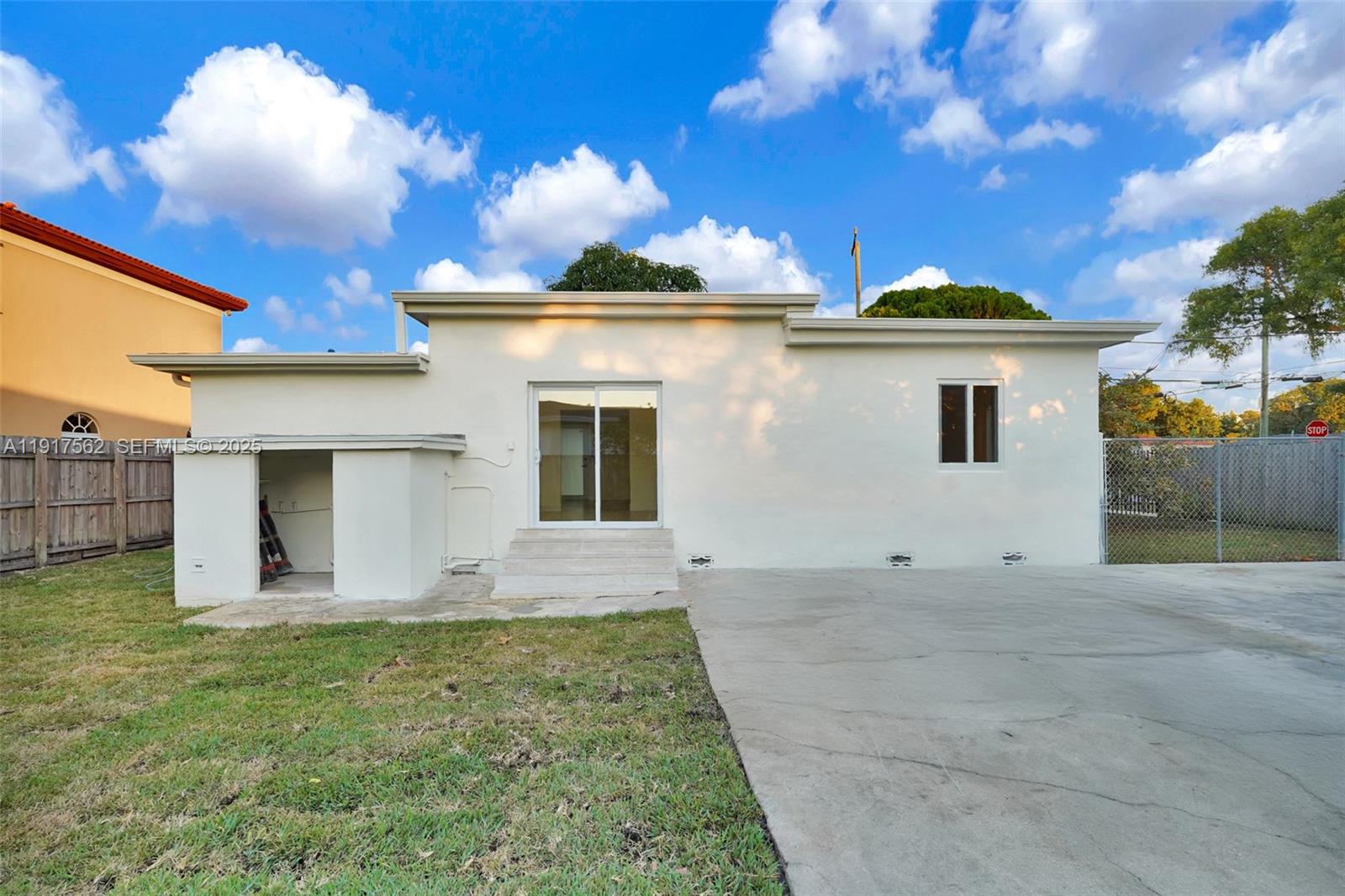88 Southwest 29th Avenue Miami, FL 33135 - Photo 25 of 30