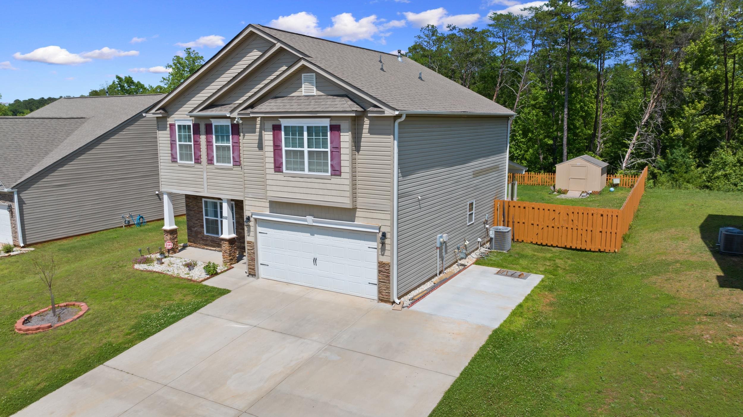 562 Falls Cottage Run Boiling Springs, SC 29316 - Photo 3 of 36 Gallery Image 3