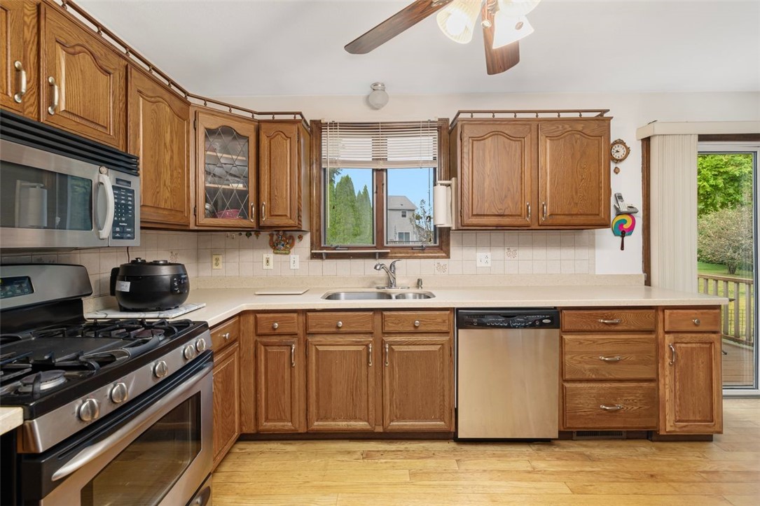 65 Janet Drive Cranston, RI 02921 - Photo 11 of 46
