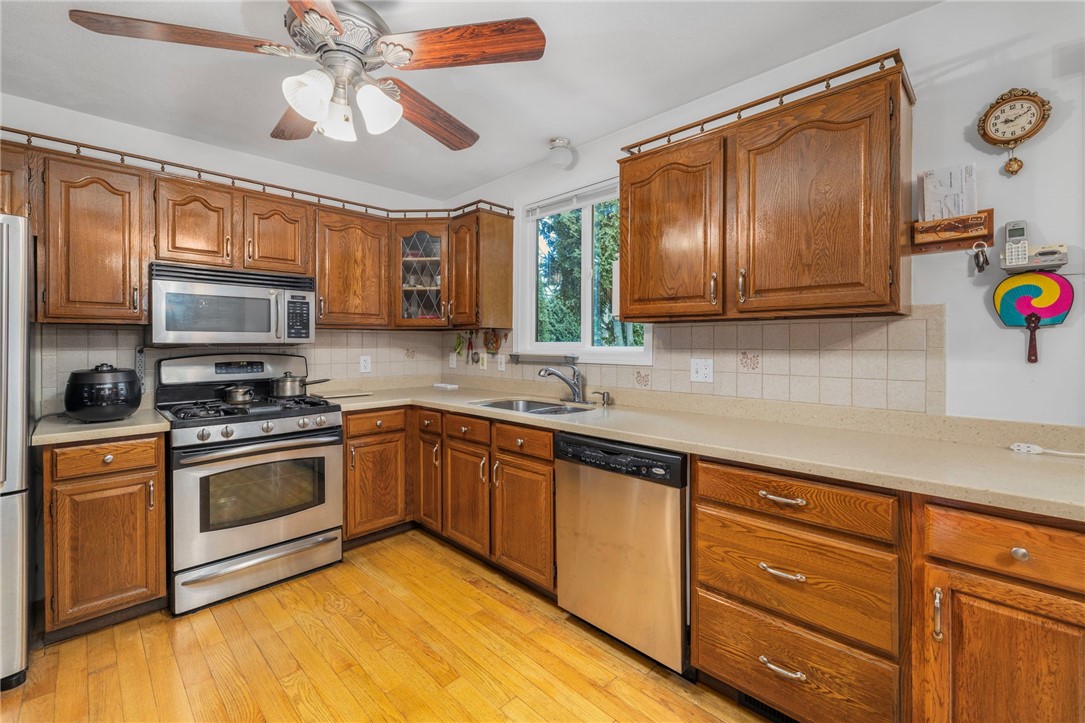 65 Janet Drive Cranston, RI 02921 - Photo 12 of 46