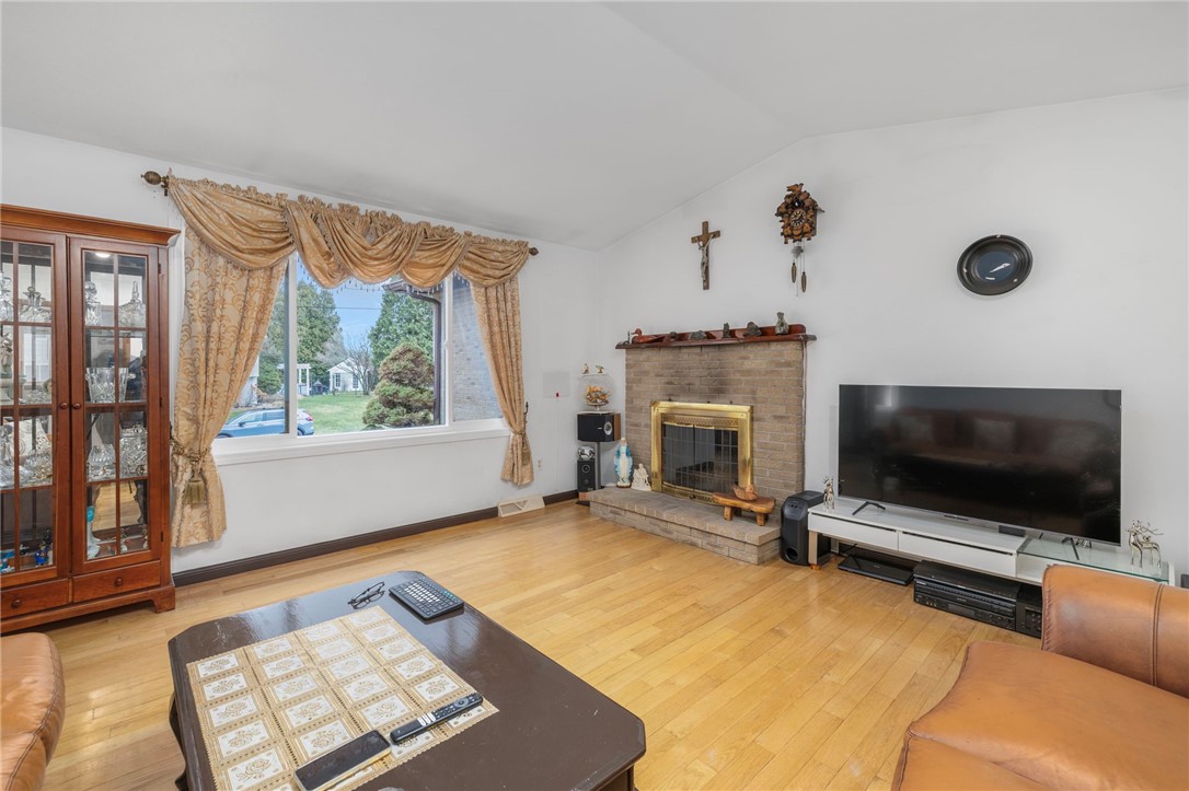 65 Janet Drive Cranston, RI 02921 - Photo 8 of 46