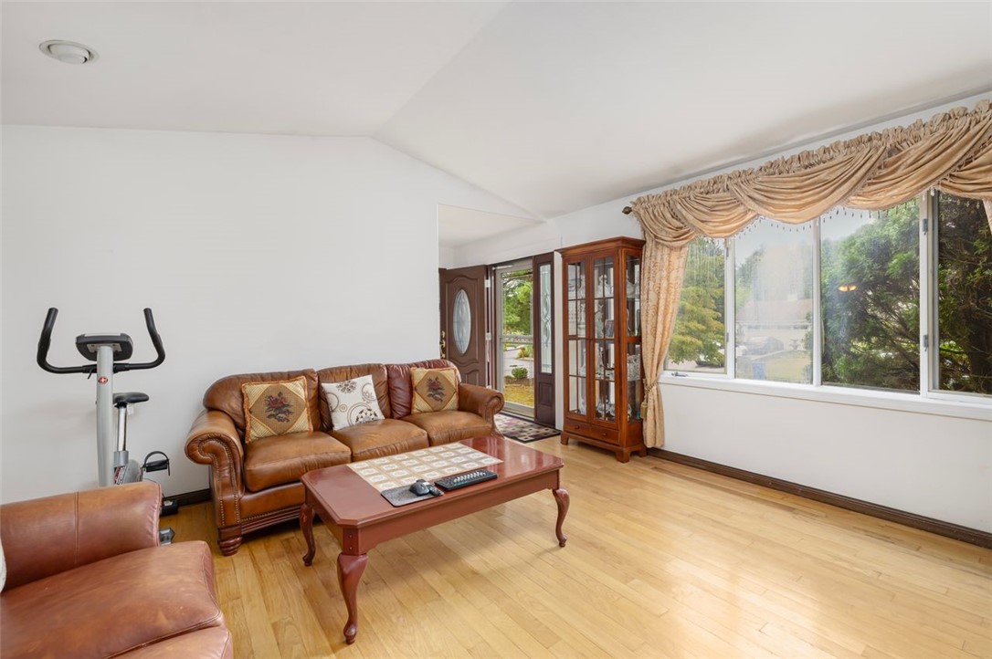 65 Janet Drive Cranston, RI 02921 - Photo 9 of 46