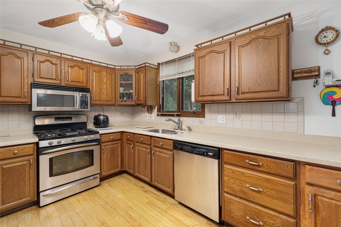 65 Janet Drive Cranston, RI 02921 - Photo 10 of 46