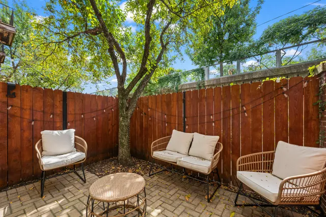 $475,000 | 2520 West Bloomingdale Avenue, Unit B, Chicago, IL 60647