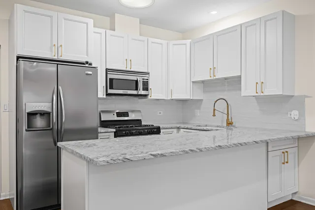 $475,000 | 2520 West Bloomingdale Avenue, Unit B, Chicago, IL 60647