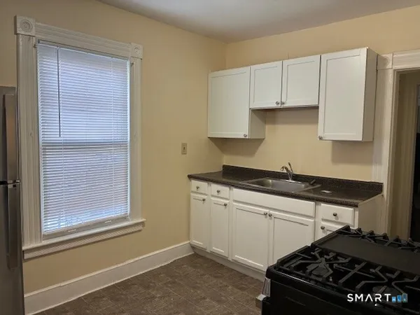 $950 | 444-454 West Street, Bristol, CT 06010