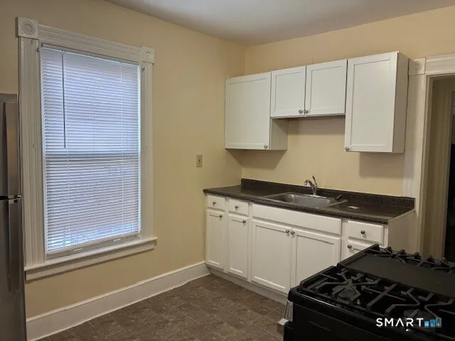 $950 | 444 West Street, Bristol, CT 06010