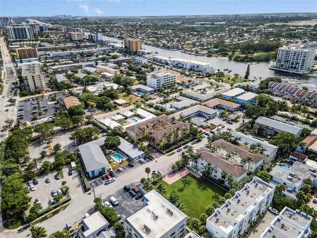 $975,000 | 3240 Northeast 13th Street, Unit 3240, Pompano Beach, FL 33062