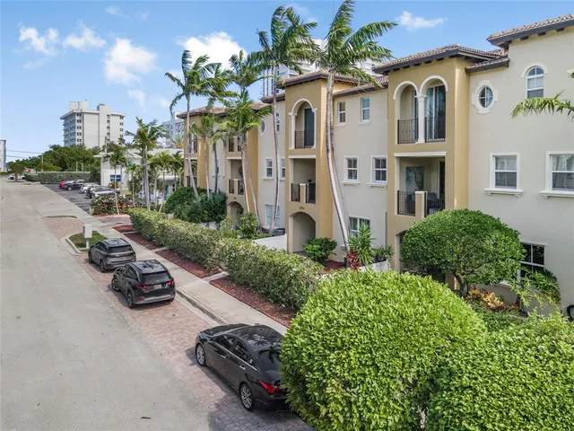 $975,000 | 3240 Northeast 13th Street, Unit 3240, Pompano Beach, FL 33062