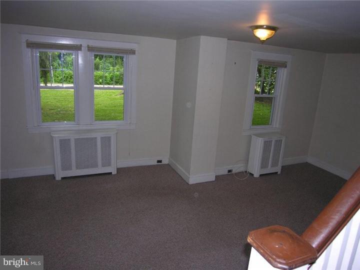 116 Fitzwatertown Road Willow Grove, PA 19090 - Photo 4 of 16 Living Room