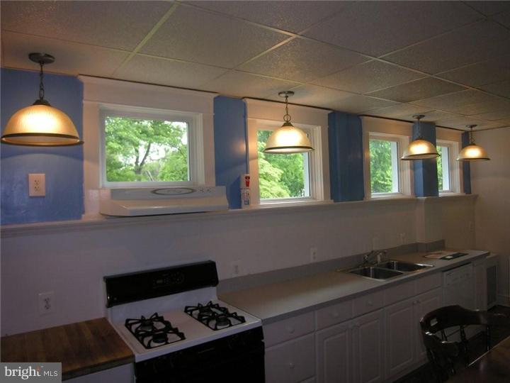 116 Fitzwatertown Road Willow Grove, PA 19090 - Photo 7 of 16 Kitchen
