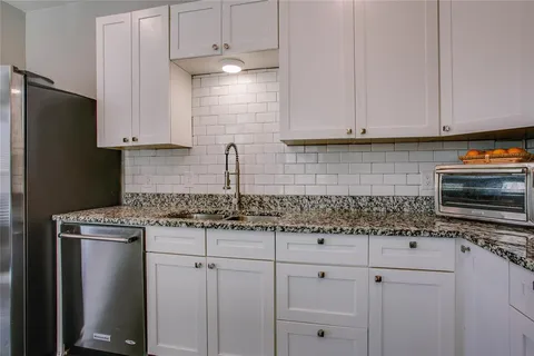 $370,500 | 834 South Polk Street, Dallas, TX 75208