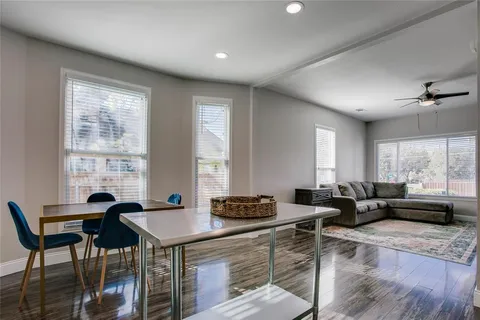 $370,500 | 834 South Polk Street, Dallas, TX 75208