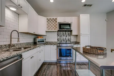 $370,500 | 834 South Polk Street, Dallas, TX 75208