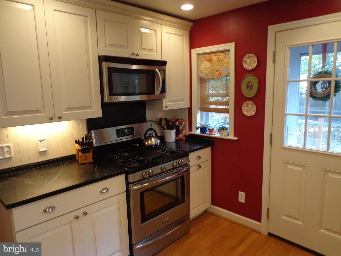 468 Harwicke Road Springfield, PA 19064 - Photo 6 of 13 Kitchen