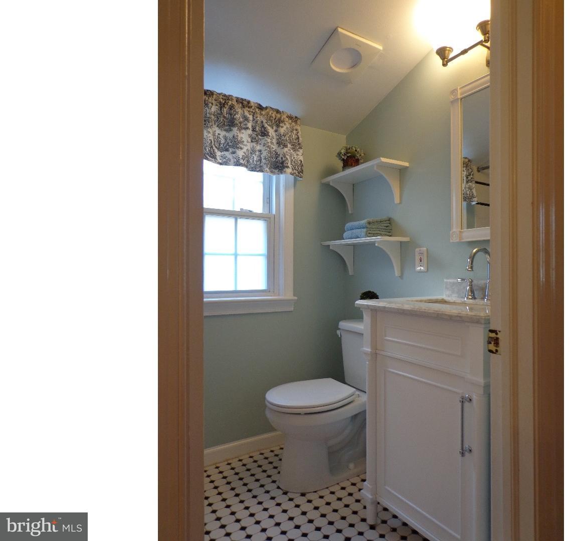 468 Harwicke Road Springfield, PA 19064 - Photo 10 of 13 Bathroom