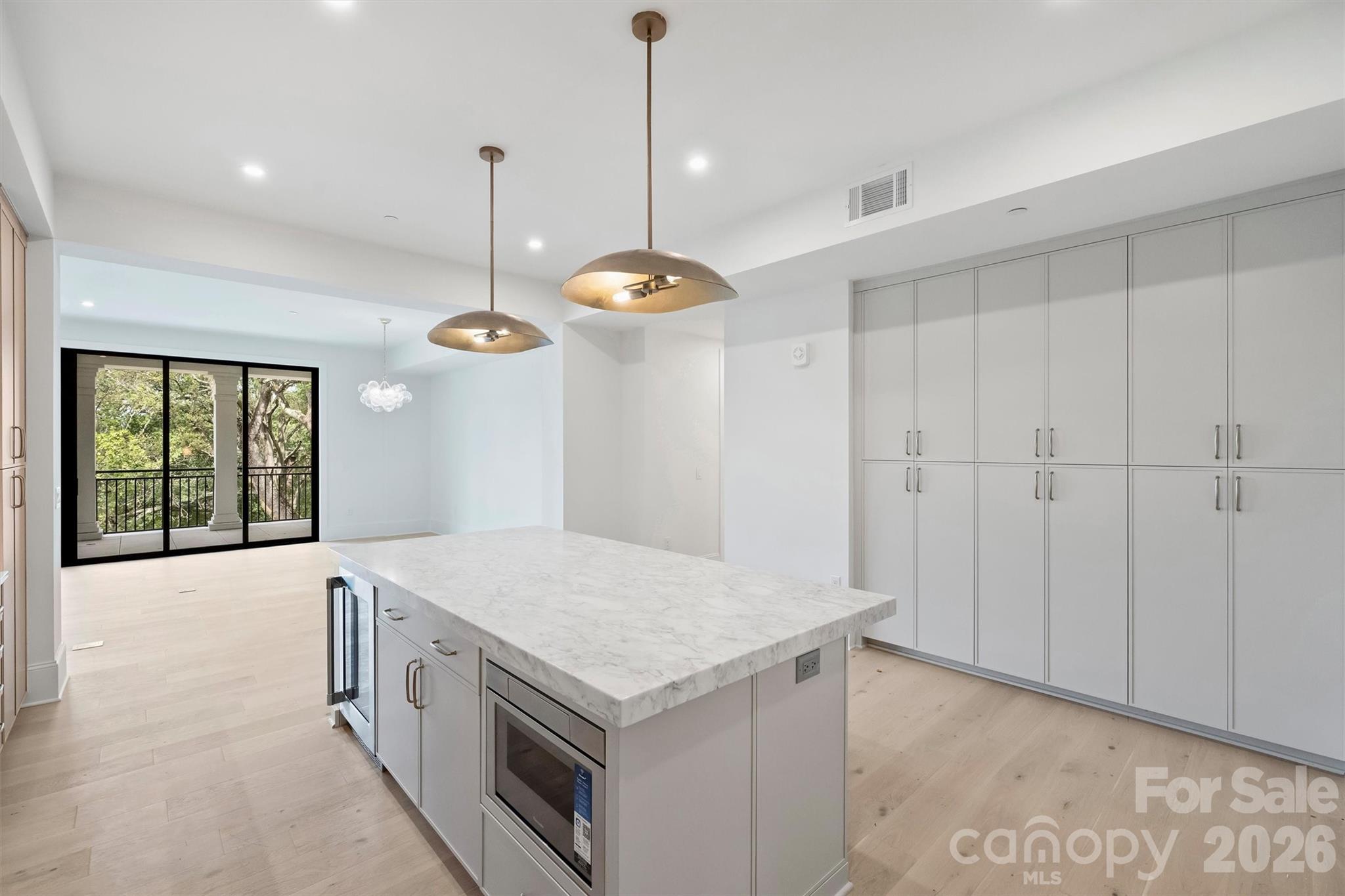 409 Queens Road, Unit 301 Charlotte, NC 28207 - Photo 7 of 48