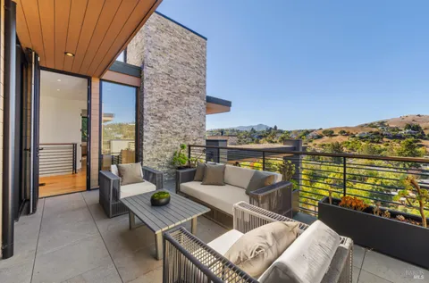 $8,477,000 | 3 Trestle Glen Circle, Tiburon, CA 94920