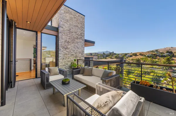 $8,477,000 | 3 Trestle Glen Circle, Tiburon, CA 94920