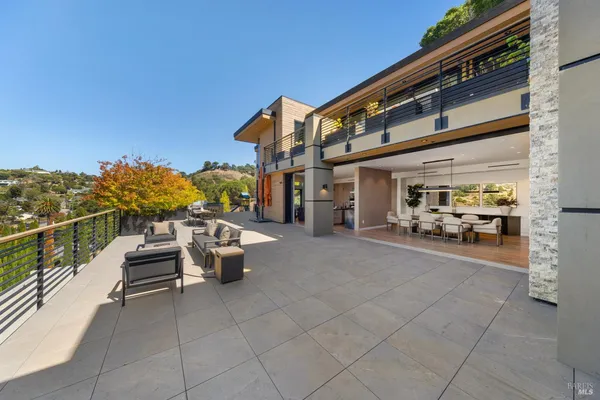 $8,477,000 | 3 Trestle Glen Circle, Tiburon, CA 94920