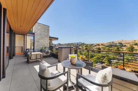 $8,477,000 | 3 Trestle Glen Circle, Tiburon, CA 94920
