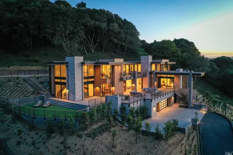 $8,477,000 | 3 Trestle Glen Circle, Tiburon, CA 94920