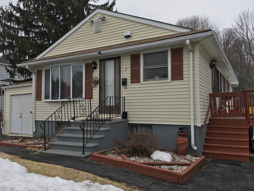 7 Monfort Street Worcester, MA 01604 - Photo 2 of 15