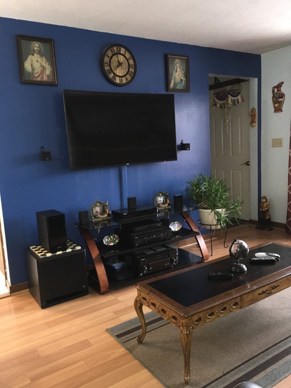 7 Monfort Street Worcester, MA 01604 - Photo 4 of 15