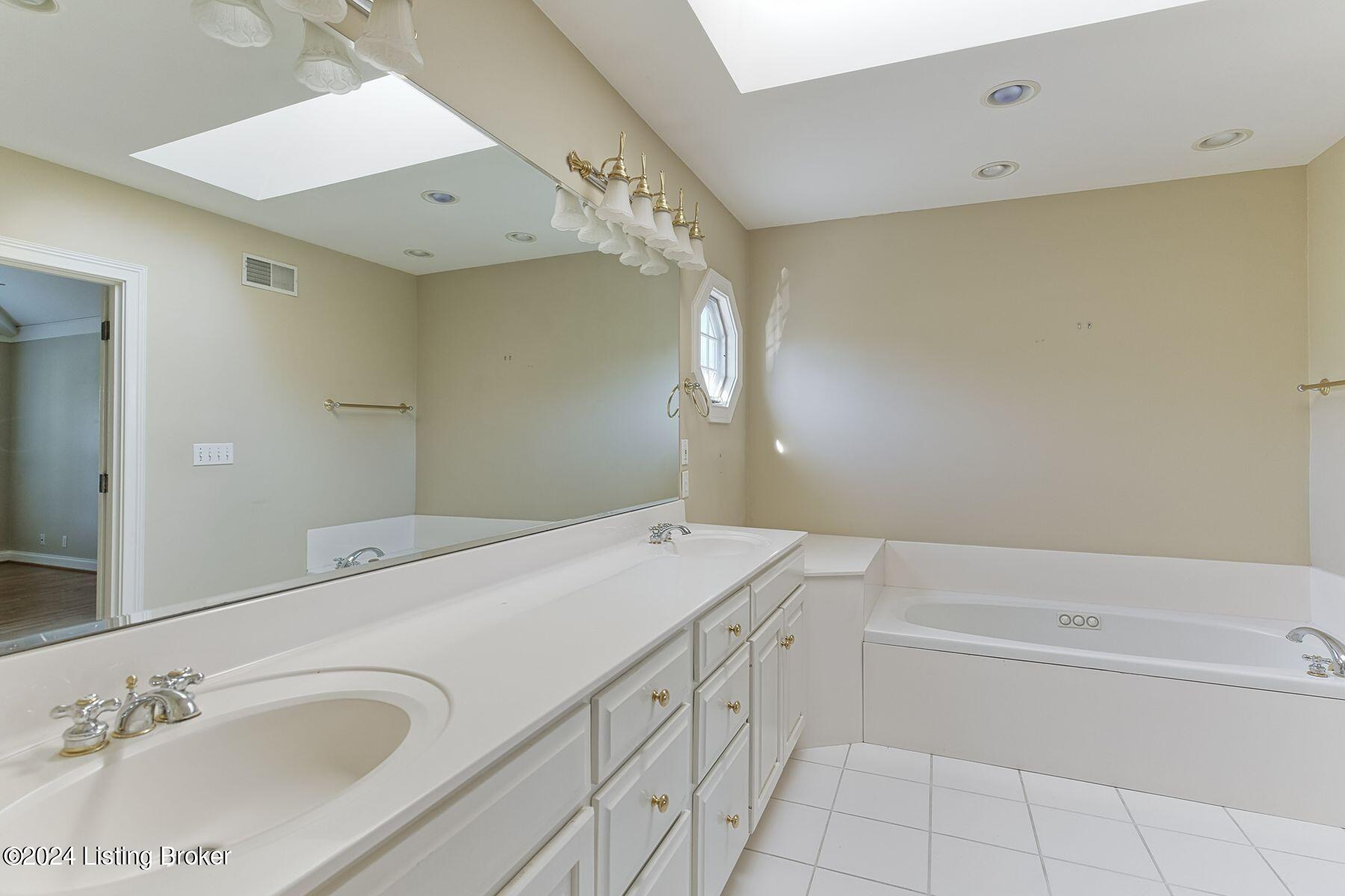 14006 Hickory Ridge Road Louisville, KY 40245 - Photo 25 of 48 photo_online_022