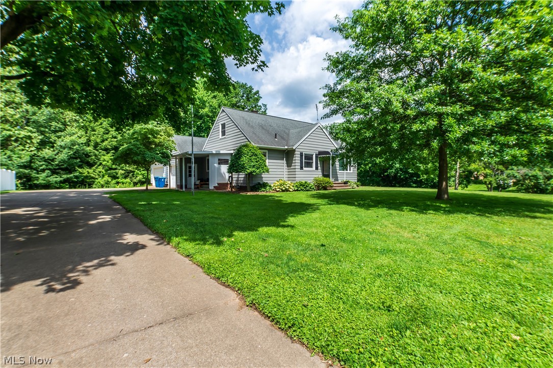 2748 Canton Road Uniontown, OH 44685 - Photo 5 of 49