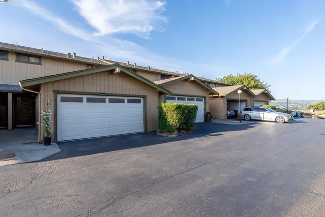 $730,000 | 20111 West Ridge Court, Unit 12, Castro Valley, CA 94546