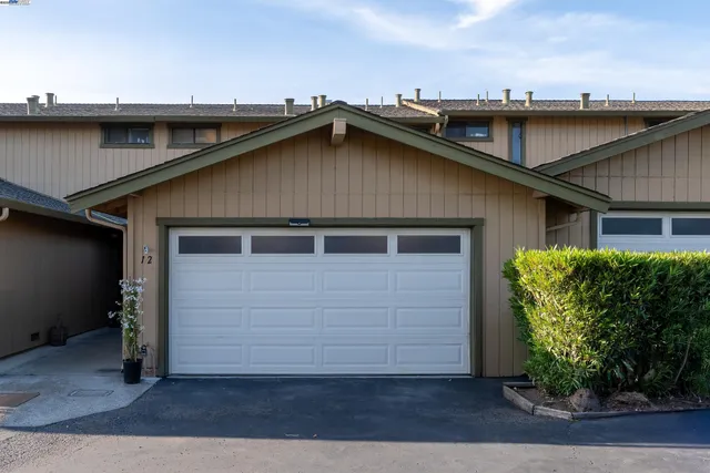 $730,000 | 20111 West Ridge Court, Unit 12, Castro Valley, CA 94546