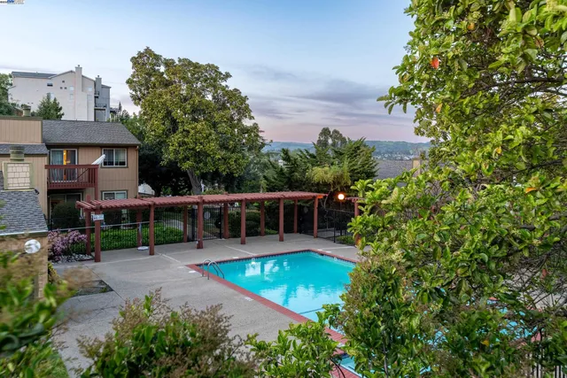 $730,000 | 20111 West Ridge Court, Unit 12, Castro Valley, CA 94546
