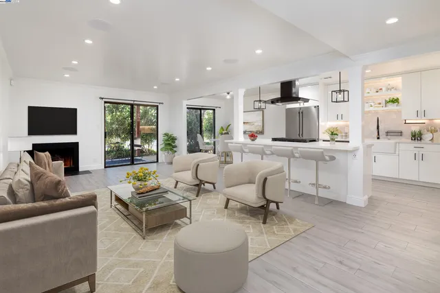 $730,000 | 20111 West Ridge Court, Unit 12, Castro Valley, CA 94546