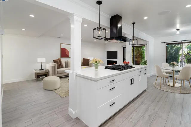 $730,000 | 20111 West Ridge Court, Unit 12, Castro Valley, CA 94546