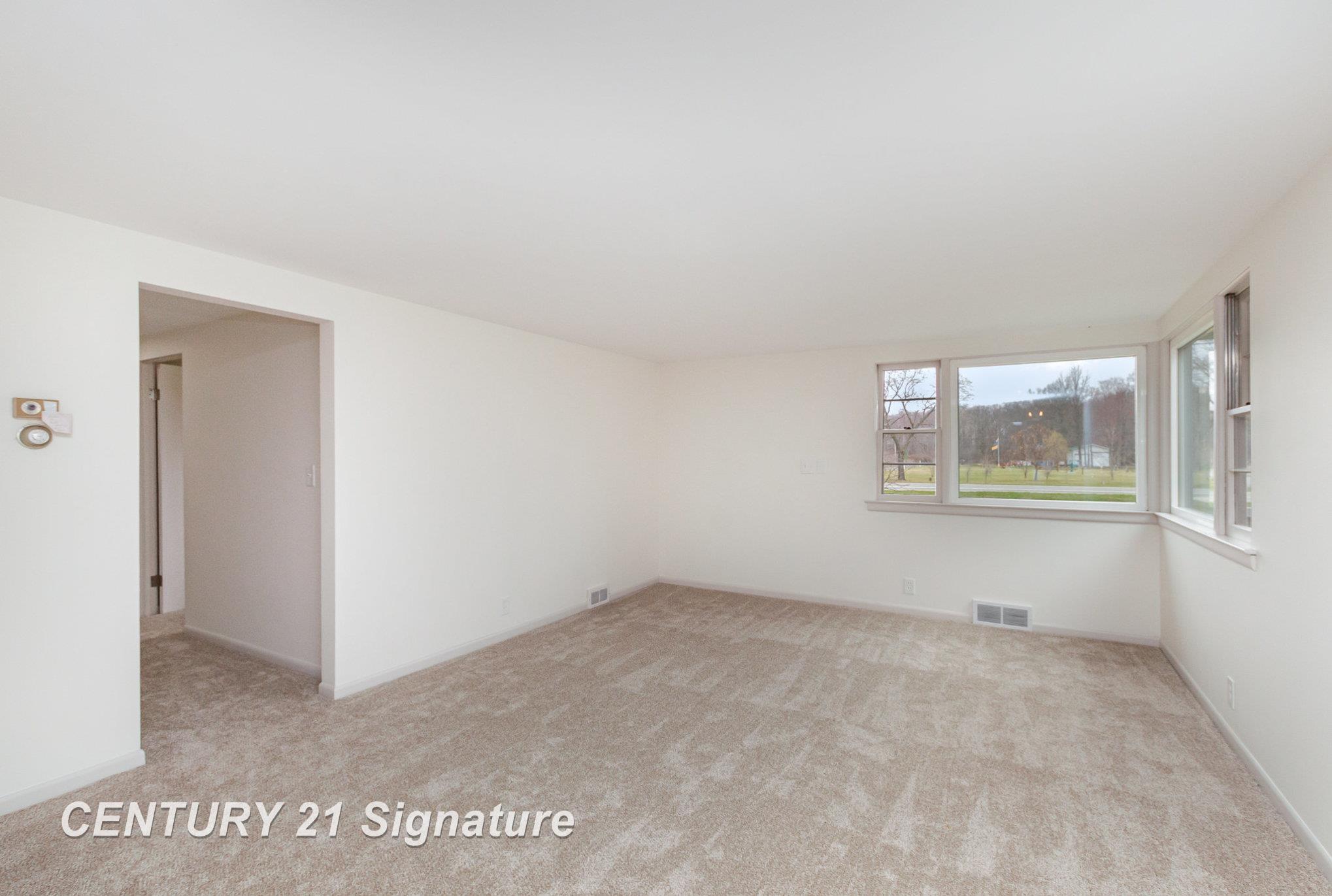 10931 South Graham Road St. Charles, MI 48655 - Photo 8 of 28 50170831-00e96a64-8a0c-4845-a518-bd5cb131d6c6.JPG