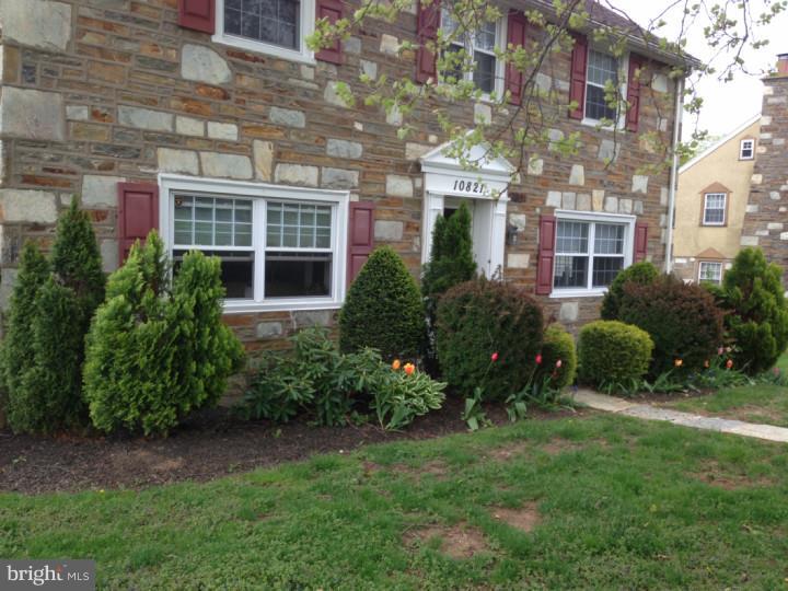10821 Knights Road Philadelphia, PA 19154 - Photo 2 of 25 Exterior Front