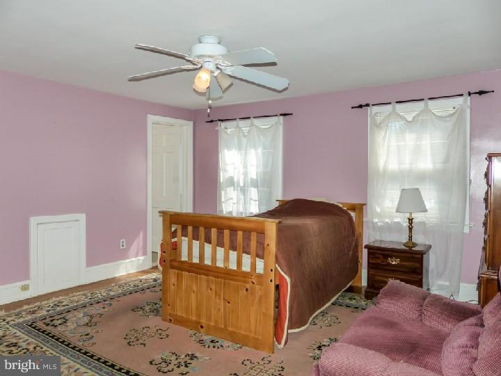 10821 Knights Road Philadelphia, PA 19154 - Photo 15 of 25 Master Bedroom