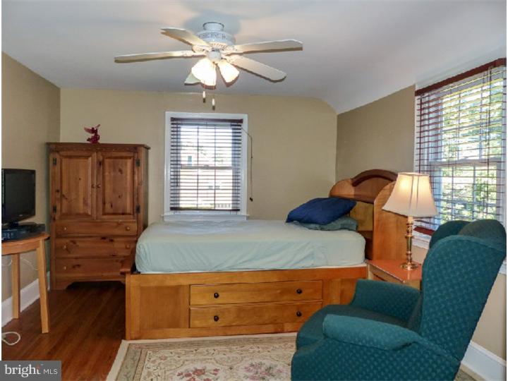10821 Knights Road Philadelphia, PA 19154 - Photo 17 of 25 Bedroom 2
