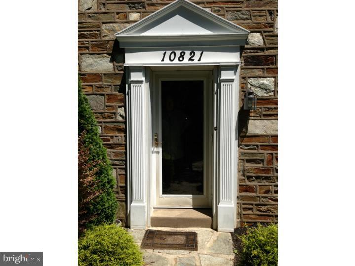 10821 Knights Road Philadelphia, PA 19154 - Photo 3 of 25 Exterior Front