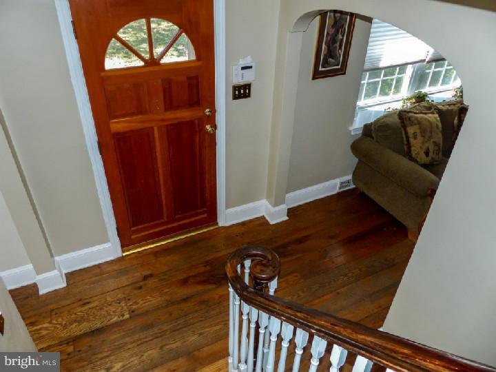 10821 Knights Road Philadelphia, PA 19154 - Photo 4 of 25 Foyer